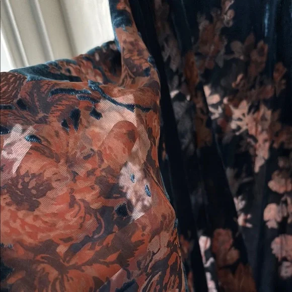 NWT Francesca’s Floral Kimono Cardigan - Picture 2 of 5